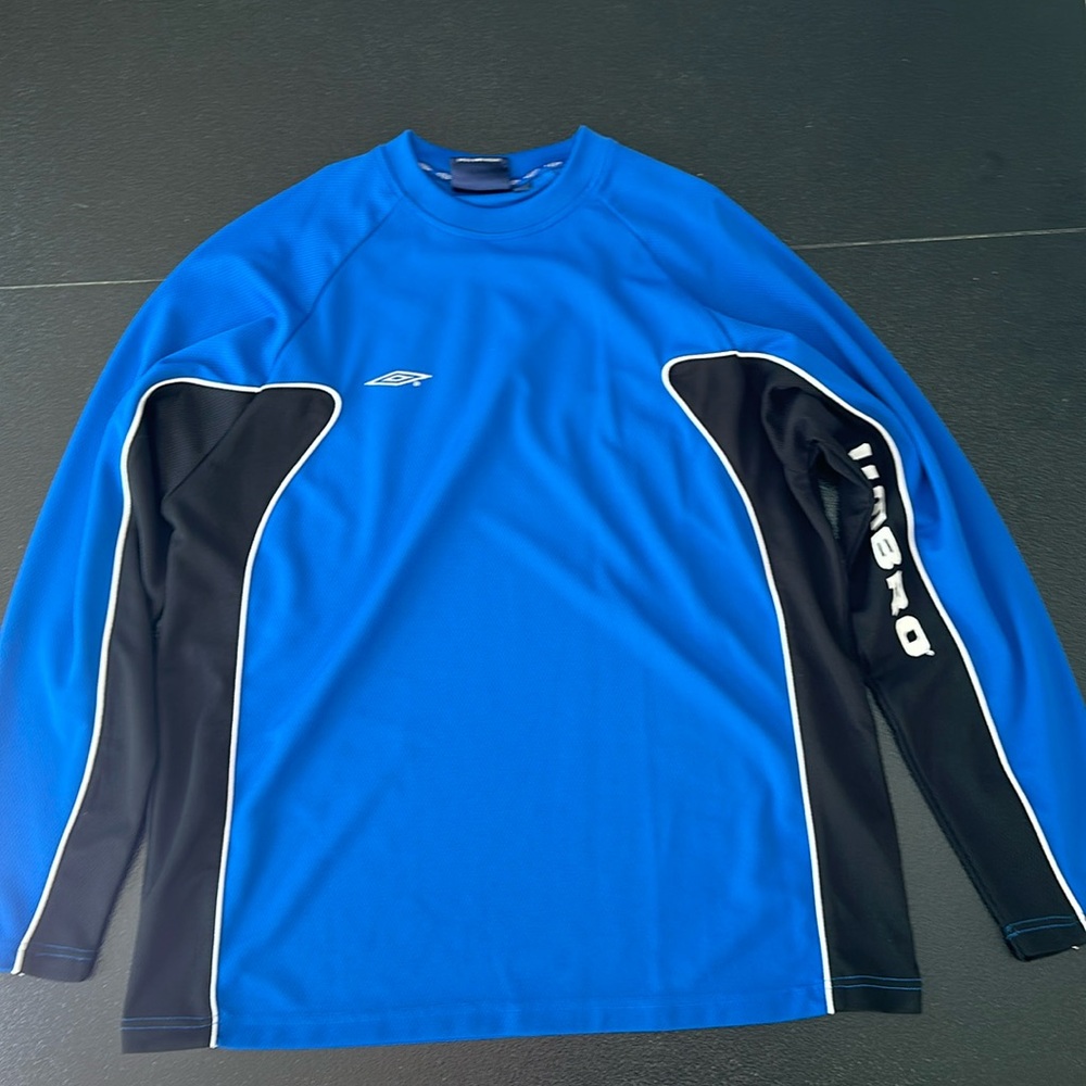 Umbro polyester top.